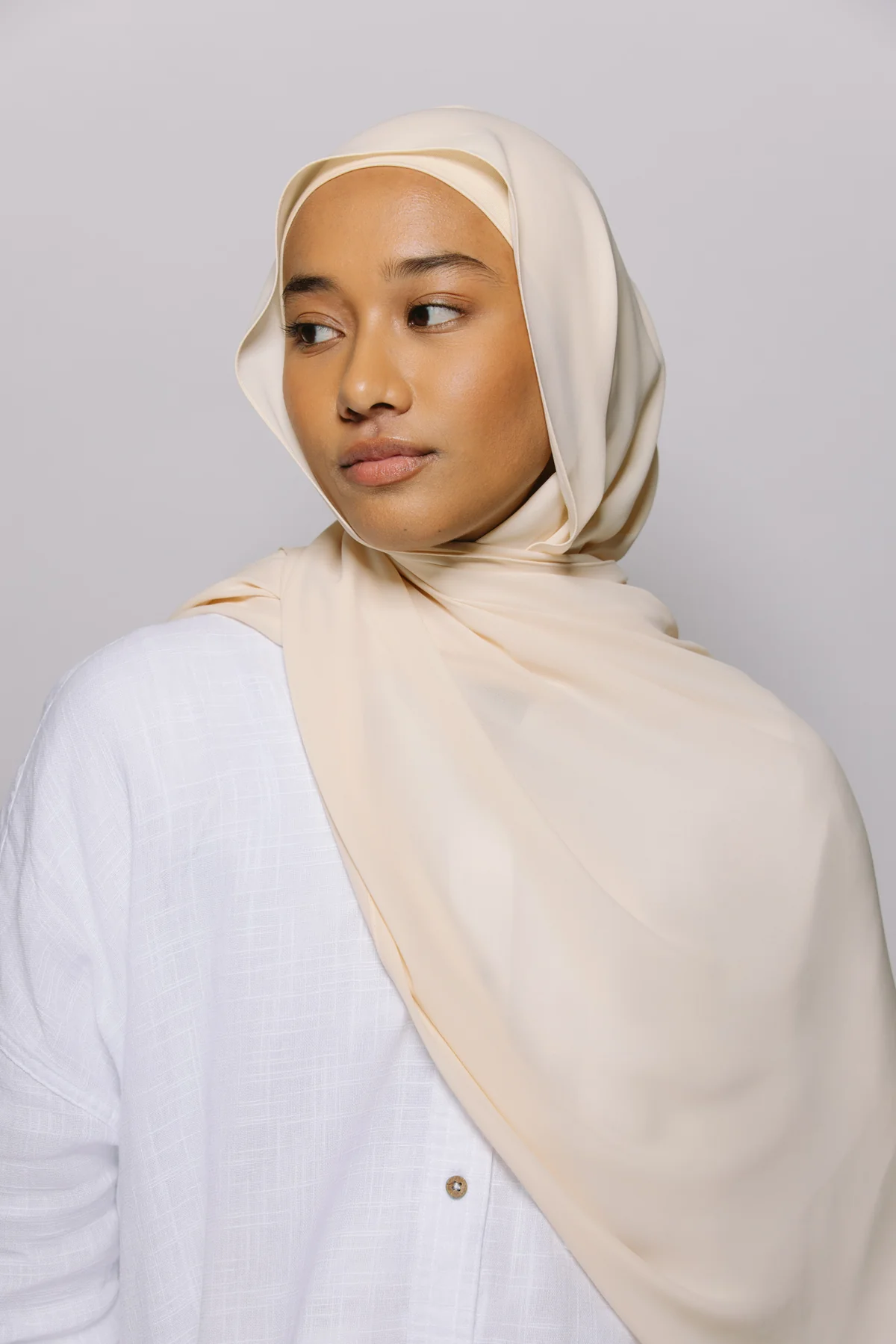 MentonElla™ – Hijab Instantané avec Aimants Intégrés